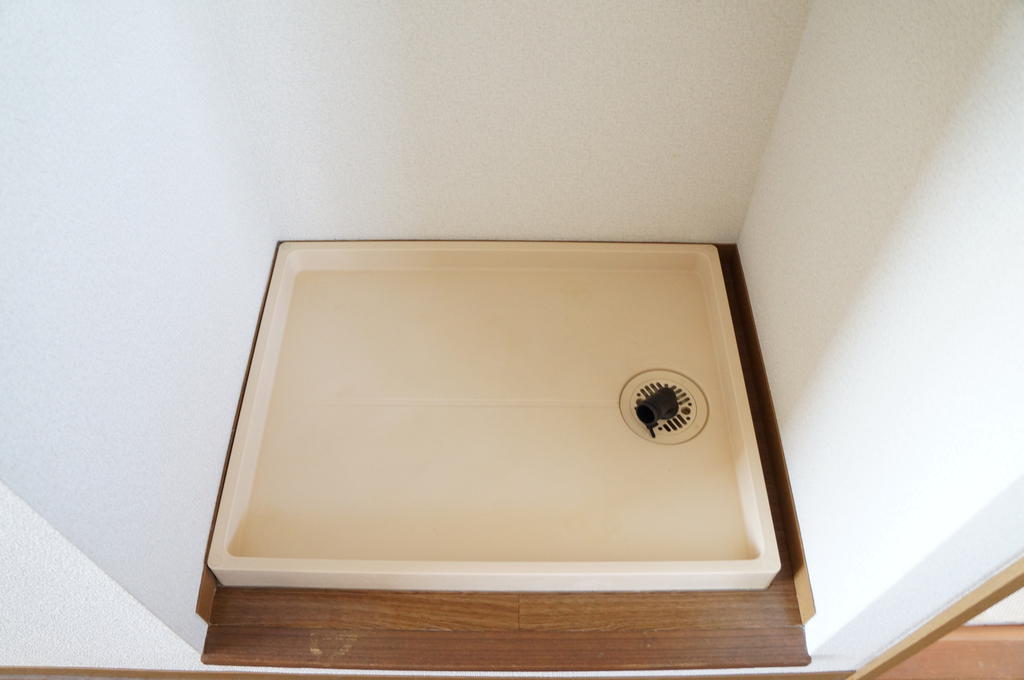 Other Equipment. It comes with a storage room washing machine