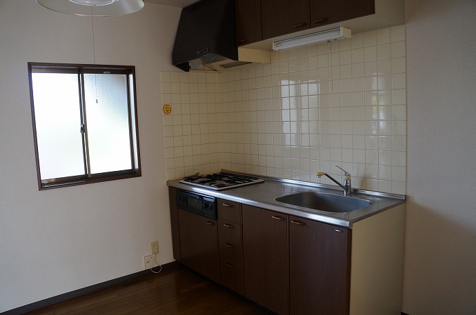 Kitchen. System with Kitchen! Bright also attached window