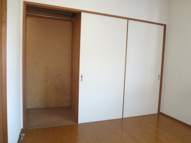 Receipt. Wider storage! 