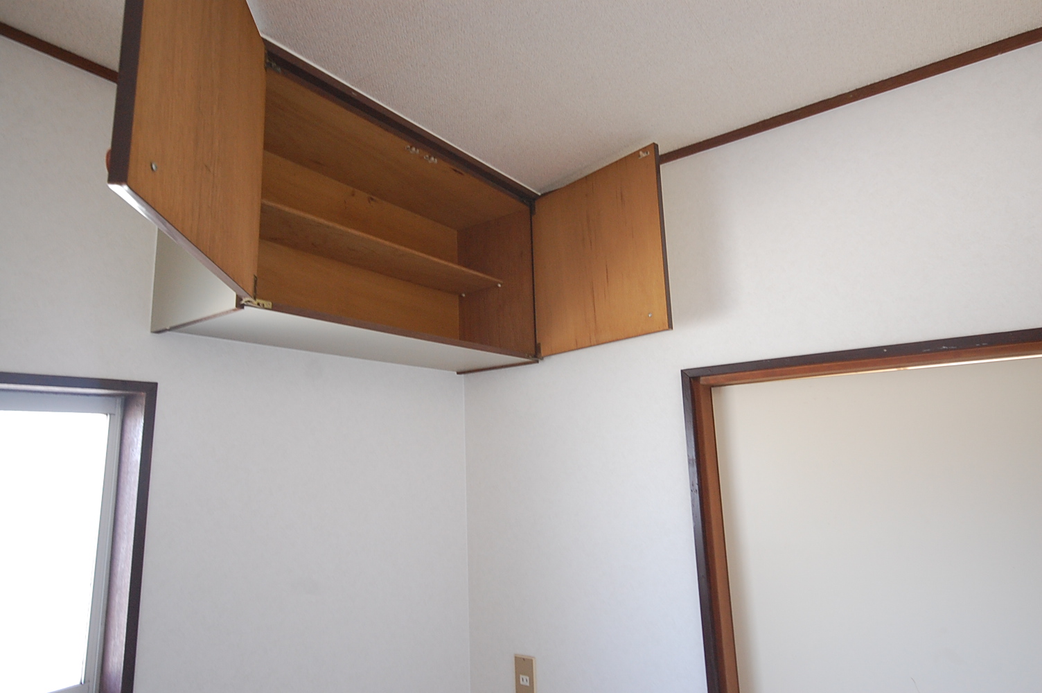 Receipt. Storage lot