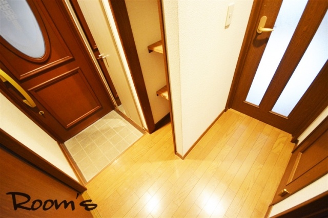 Entrance. Entrance space.