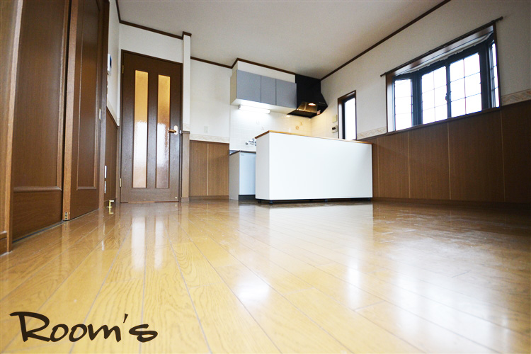 Living and room. 2 face lighting for a corner room.