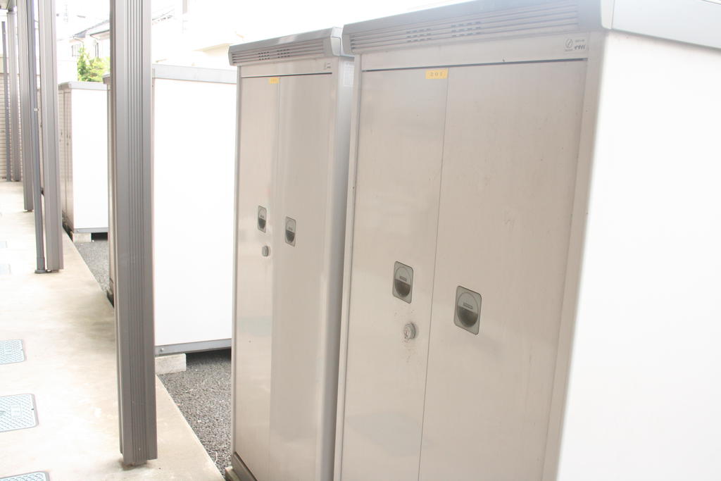 Other common areas. I will spread the key with out with storage !! hobby for each room