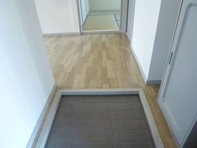 Entrance. It is the entrance with a stylish atmosphere.