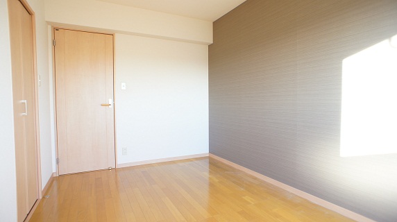 Living and room. Flooring 6 Pledge