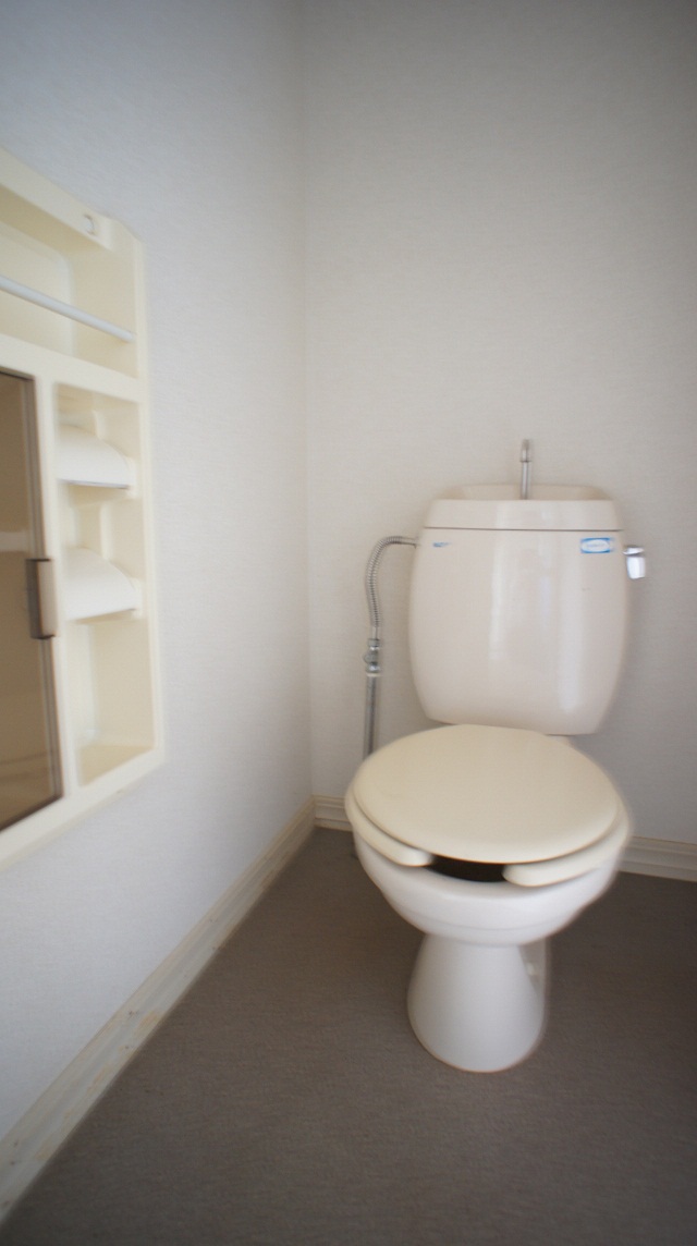 Toilet. Warm water washing toilet seat can be changed! !