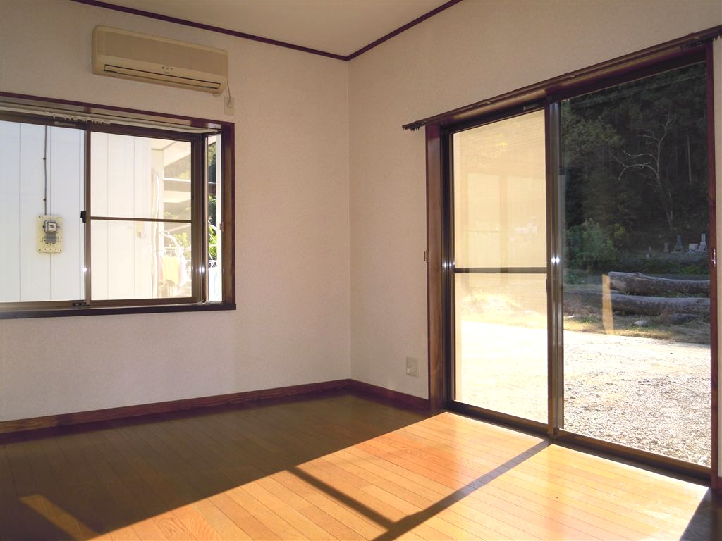 Living and room. Western-style light of the sun enters plenty