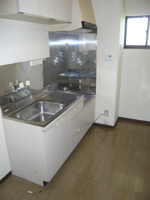 Kitchen. Bright, with window, Kitchen that are not from living in full view. 