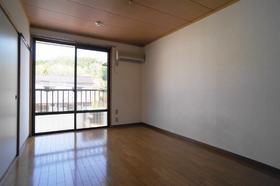 Living and room. Western-style 6 Pledge