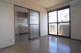 Living and room. Western-style 6 Pledge