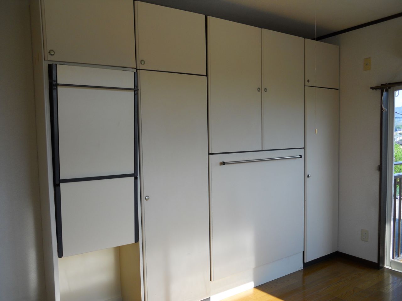 Living and room. Will this and everyone fit.