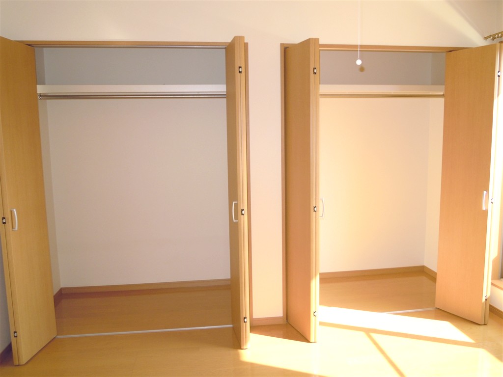 Receipt. The rooms are clean, spacious in the closet!