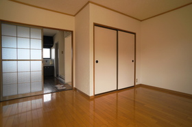 Living and room. Western-style 6 Pledge