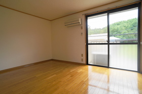 Living and room. Western-style 6 Pledge