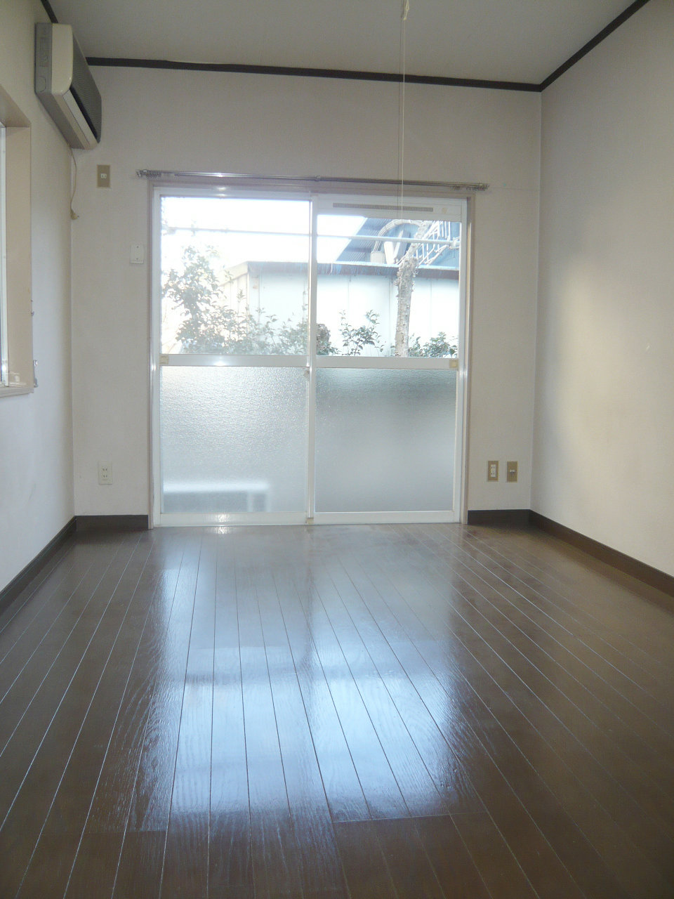 Living and room. Chic shades of flooring