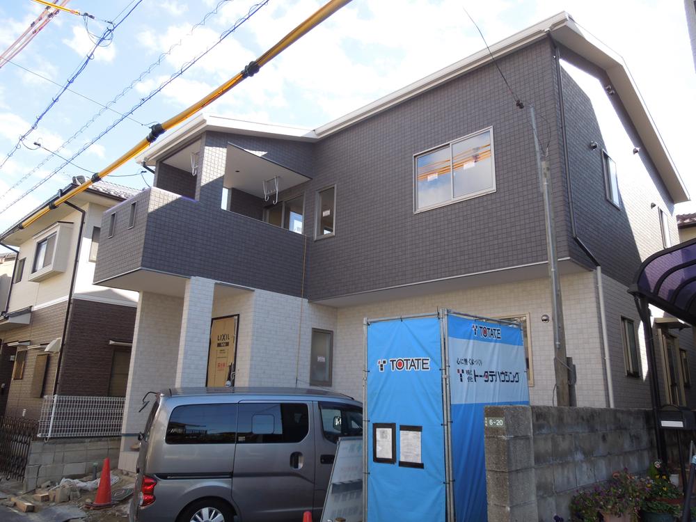 Local photos, including front road. Local (11 May 2013) Shooting