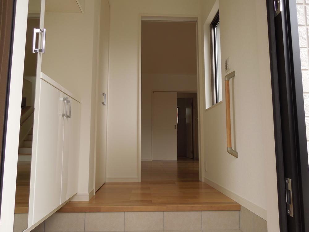 Entrance. Local (11 May 2013) Shooting