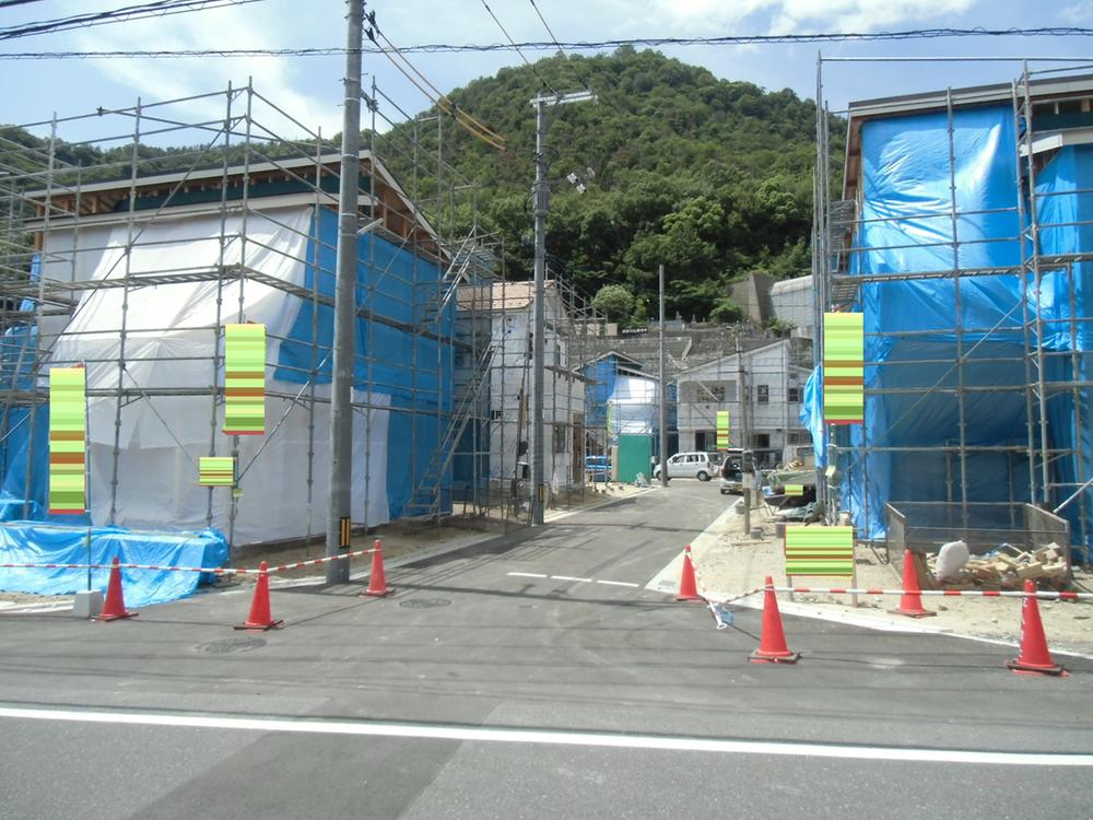 Local photos, including front road. Are you new town