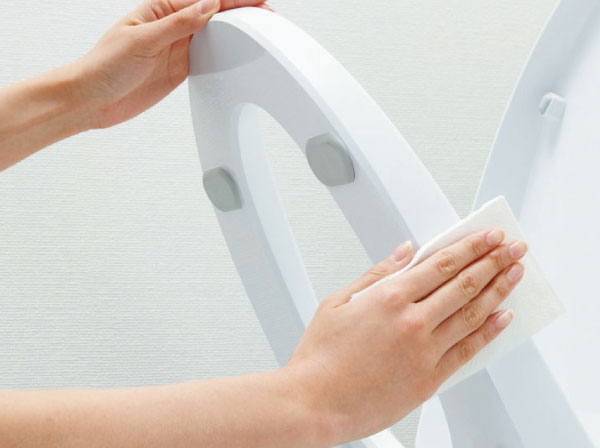 Toilet.  [Clean toilet seat] There is no dirt is likely to enter the next day. Toilet seat back of the dirt to be worried by the new material also wipe quick and people, Cleaning Easy. (Same specifications)