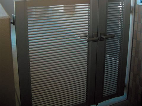 Features of the building.  [Private porch to enhance the independent sense of residence] It was provided with a gate with a private porch of detached sense to enrich the look of the house to the B type of dwelling unit. (Same specifications)