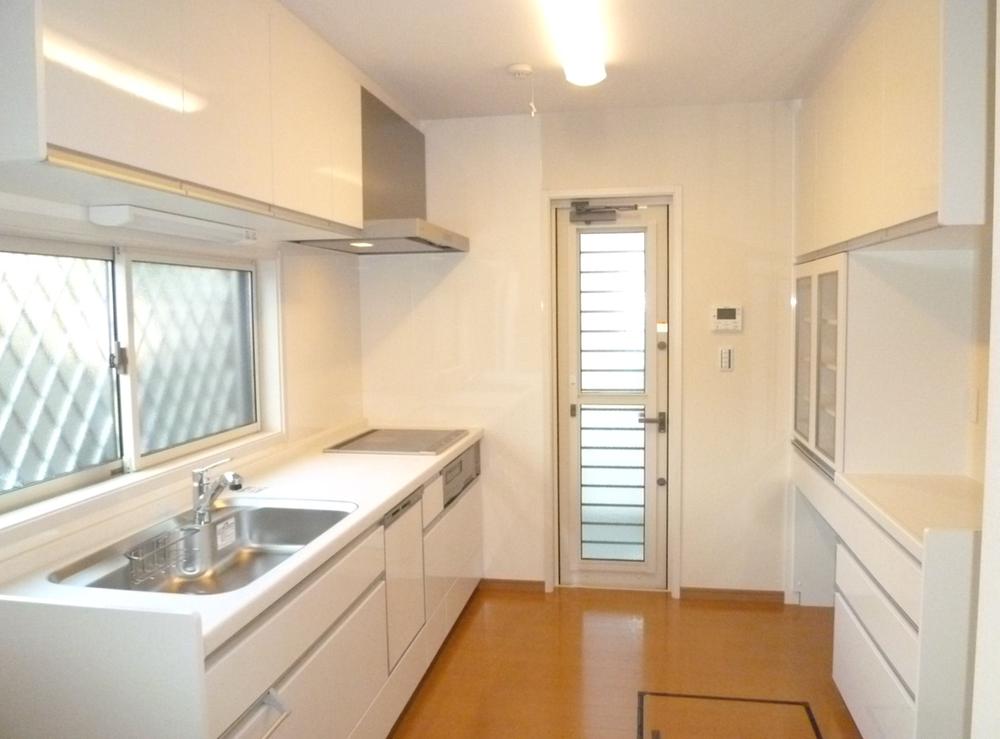 Kitchen. System Kitchen & cupboard (Panasonic Living station S)