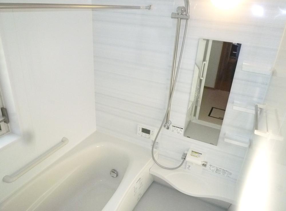 Bathroom. System bus (Panasonic Kokochino S)