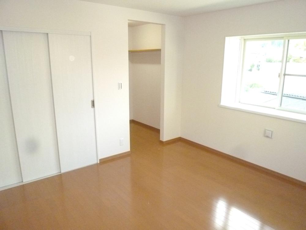 Non-living room. 2F Master bedroom