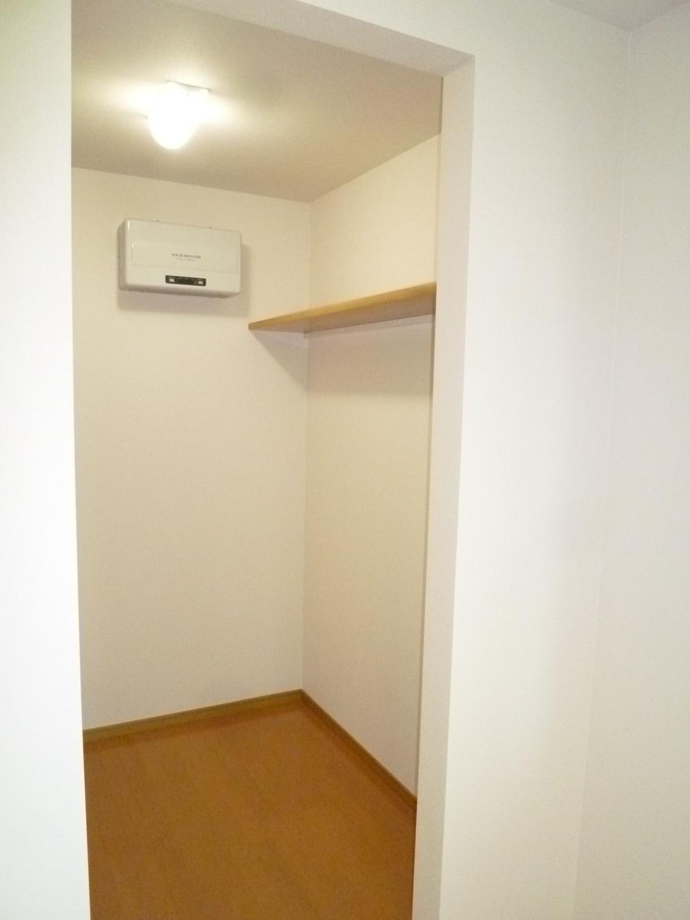 Non-living room. 2F Walk-in closet