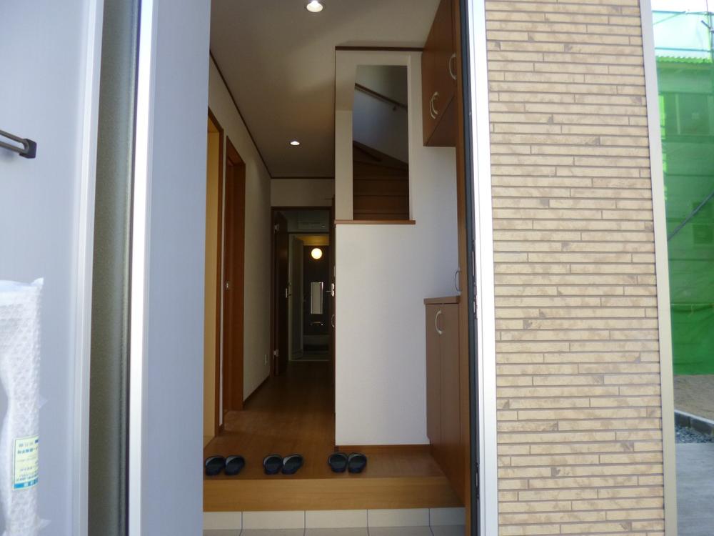 Entrance. (December 2013) Shooting