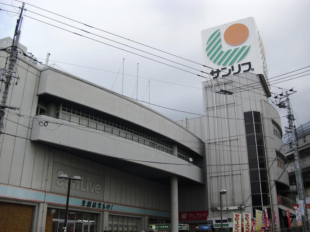 Shopping centre. Sanribu 300m to Fuchu store