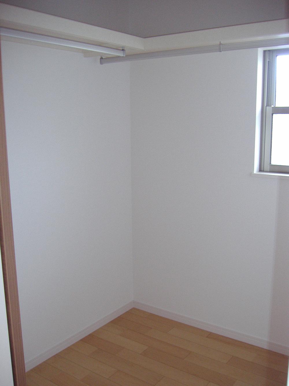 Receipt. Second floor walk-in closet (November 2013) Shooting