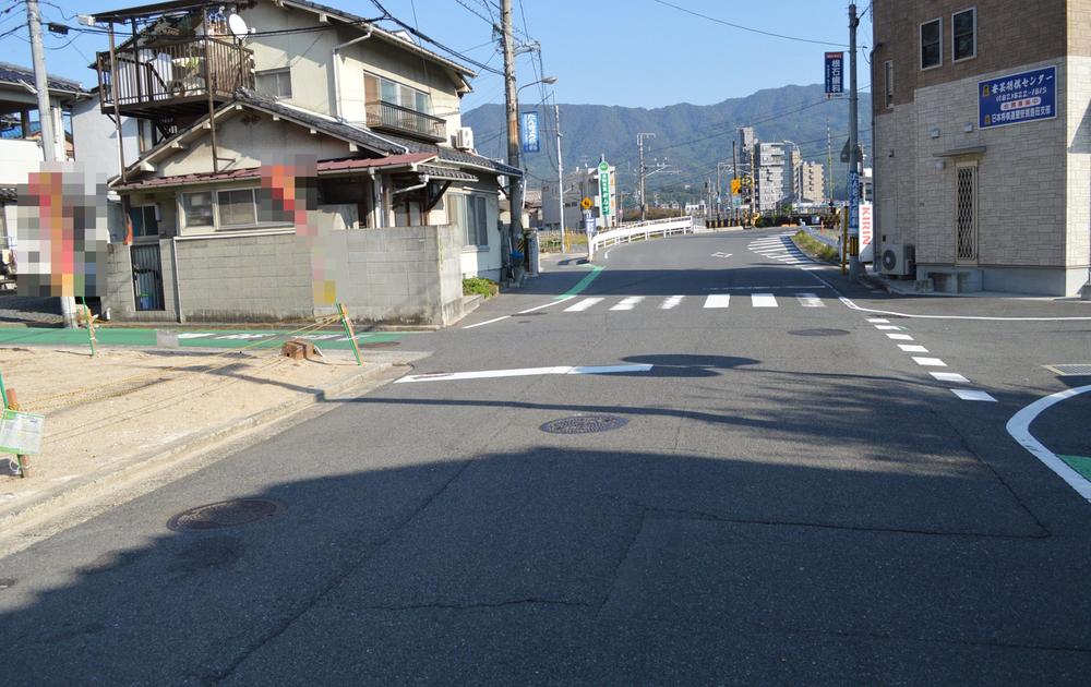 Local photos, including front road. Local (10 May 2013) Shooting