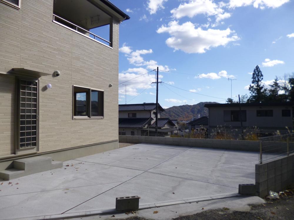 Parking lot. Local (10 May 2013) Shooting