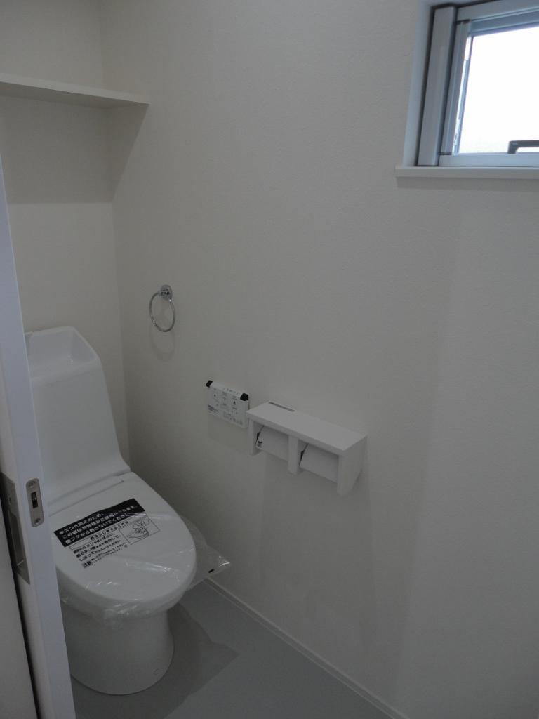 Toilet. 1 Building of toilet