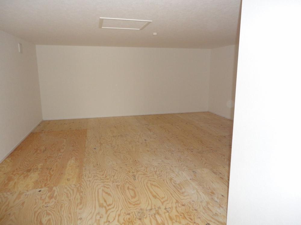 Receipt. 1 Building large underfloor storage of