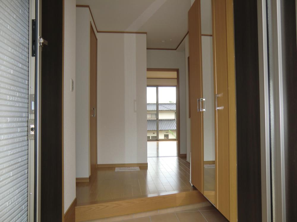 Entrance. (September 2013) Shooting