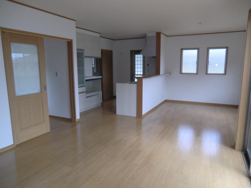 Living. (September 2013) Shooting