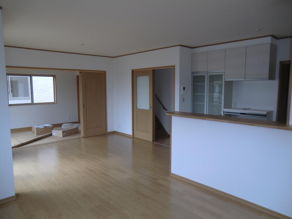 Living. (September 2013) Shooting