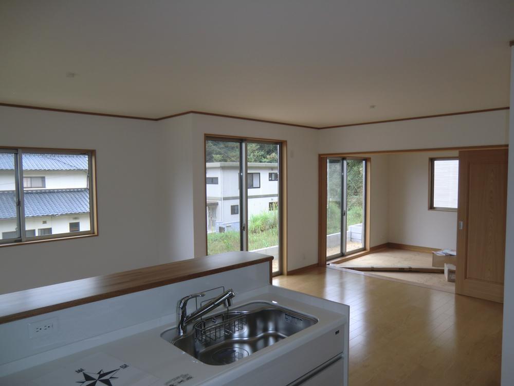 Living. (September 2013) Shooting