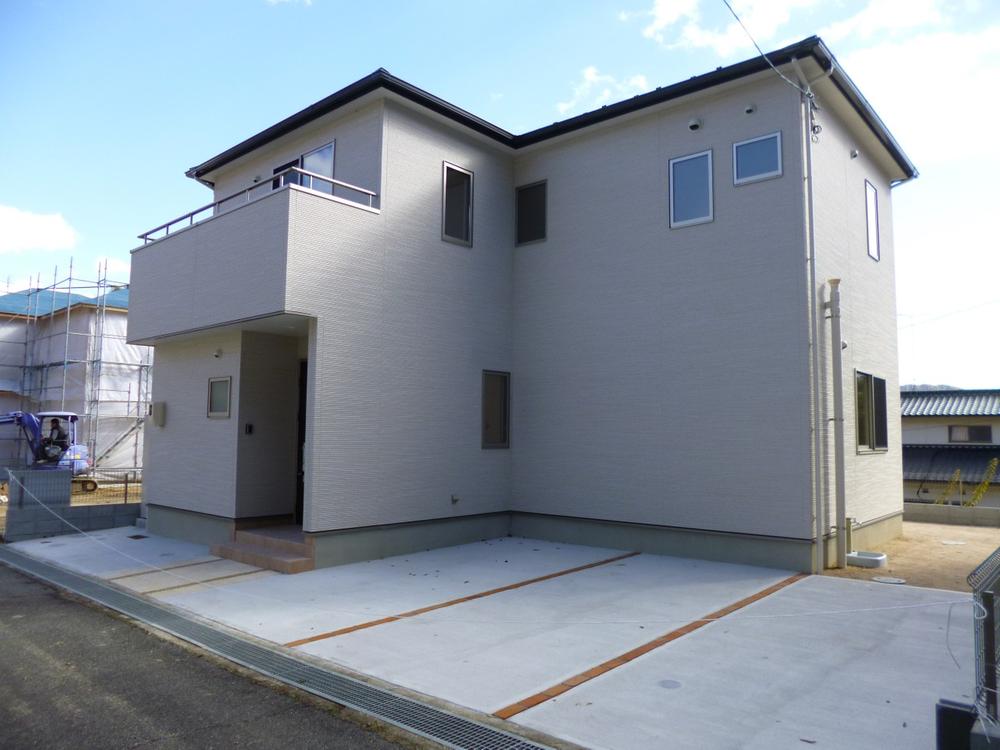 Local appearance photo. Local (10 May 2013) Shooting