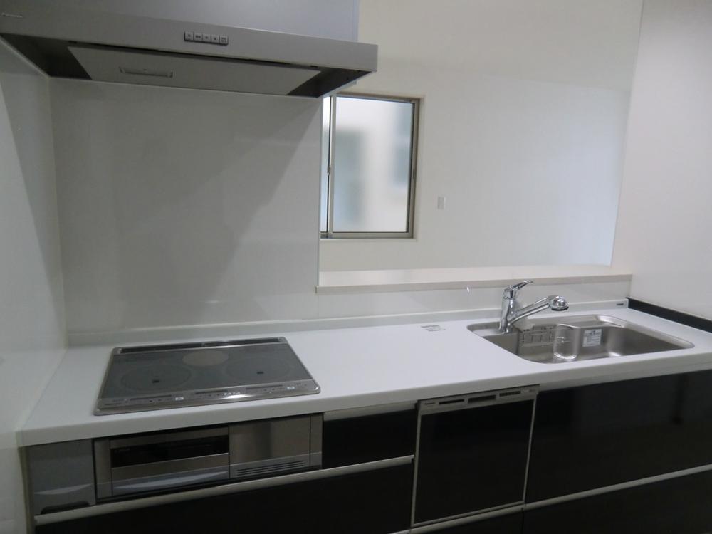 Kitchen. Local (August 2013) Shooting