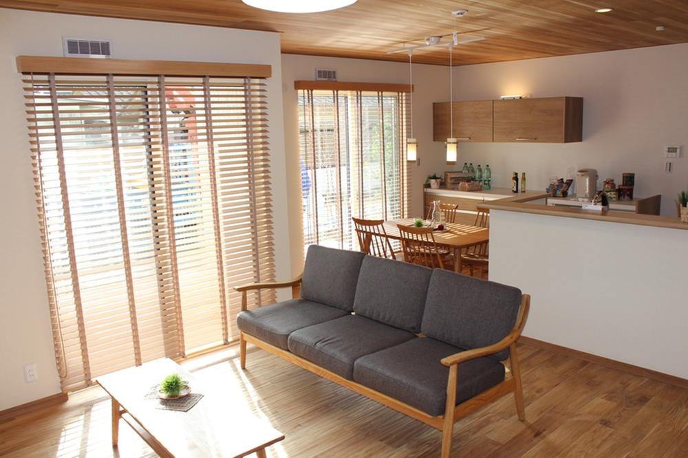 Living. 2 Gochi is living. Furniture chosen by the interior coordinator ・ Small is also setting completion.