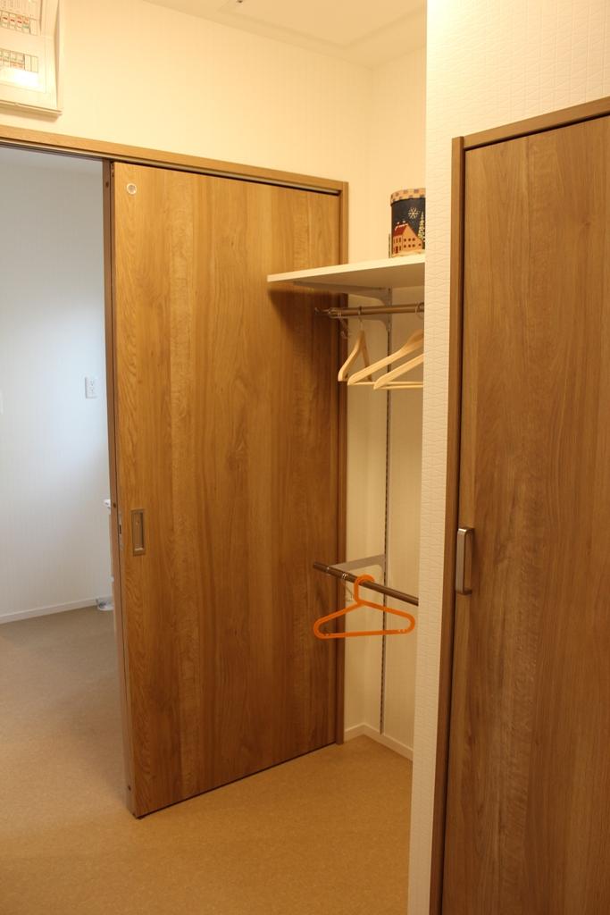 Receipt. The clothes can be stored securely in the hanger pipe with.