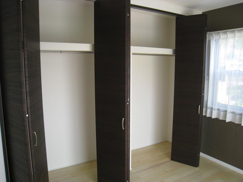 Receipt. It is on the second floor of 7.59 Pledge of Western-style comes with a large closet. 