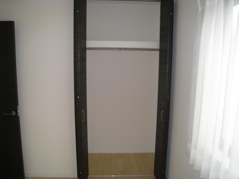 Receipt. Convenient closet comes with Western-style. 