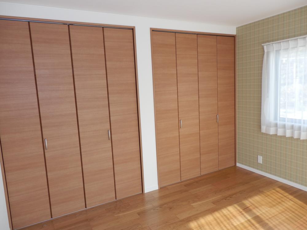 Receipt. Bedroom housed spacious design the closet. 