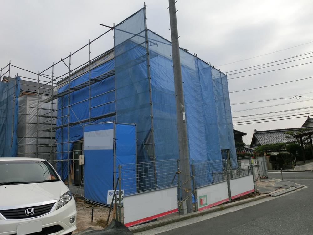 Local appearance photo. Local (11 May 2013) Shooting