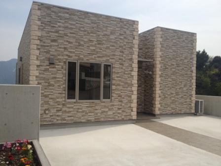 Local appearance photo. The front is wide site