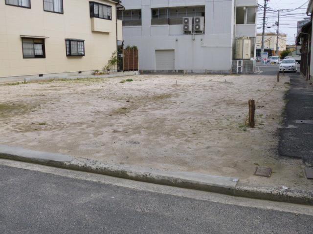 Local photos, including front road. Local (April 2013) Shooting