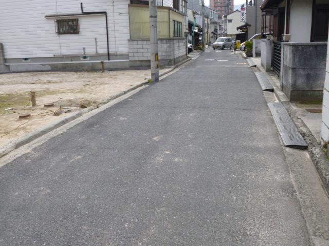 Local photos, including front road. Local (April 2013) Shooting